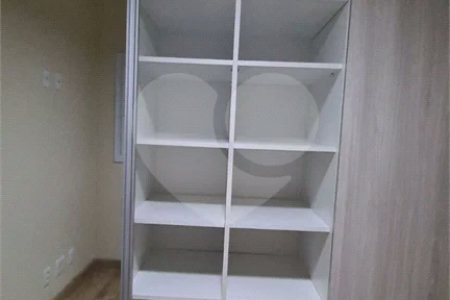 Casa à venda com 3 quartos, sendo 1 suíte, no condomínio Alvorada Parque Vitória, São Paulo - SP