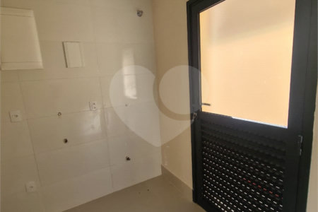 Casa à venda com 3 suítes no condomínio Loteamento Recanto dos Paturis, Vinhedo - SP
