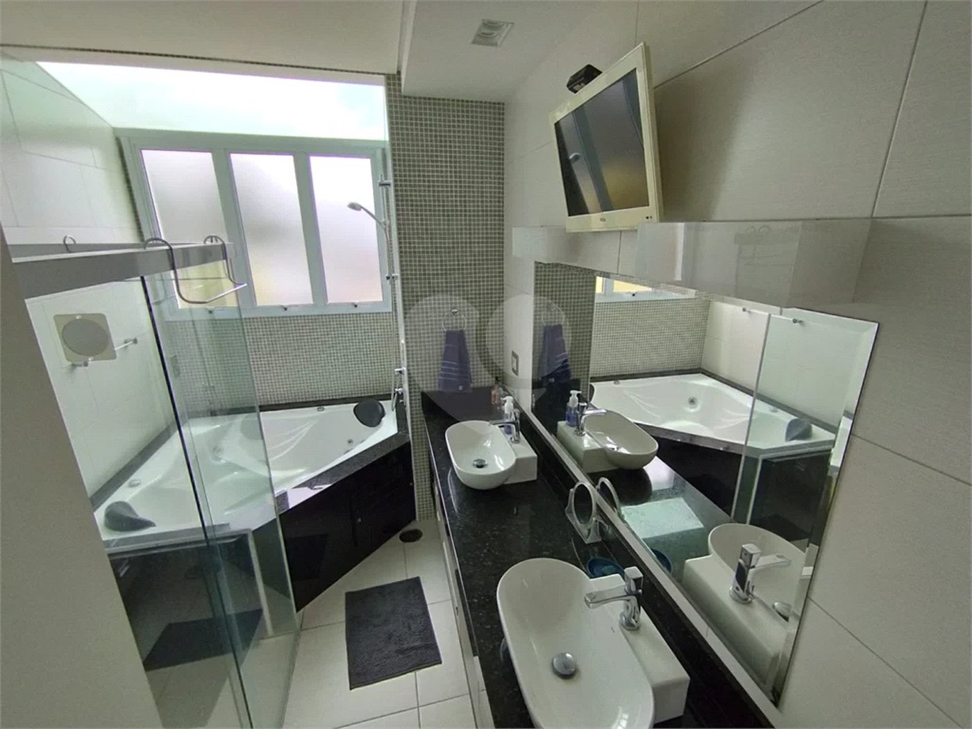 Casa à venda com 5 quartos, sendo 3 suítes, no condomínio Ibiaram 1, Itupeva - SP