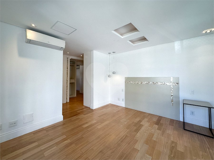 Casa à venda com 4 suítes no condomínio Quadra Real Campo Belo, São Paulo - SP
