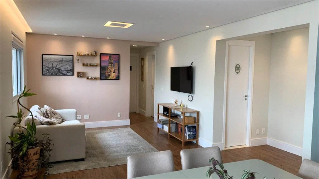 Apartamento à venda com 4 quartos, sendo 2 suítes,  em Jardim Caboré, São Paulo, SP