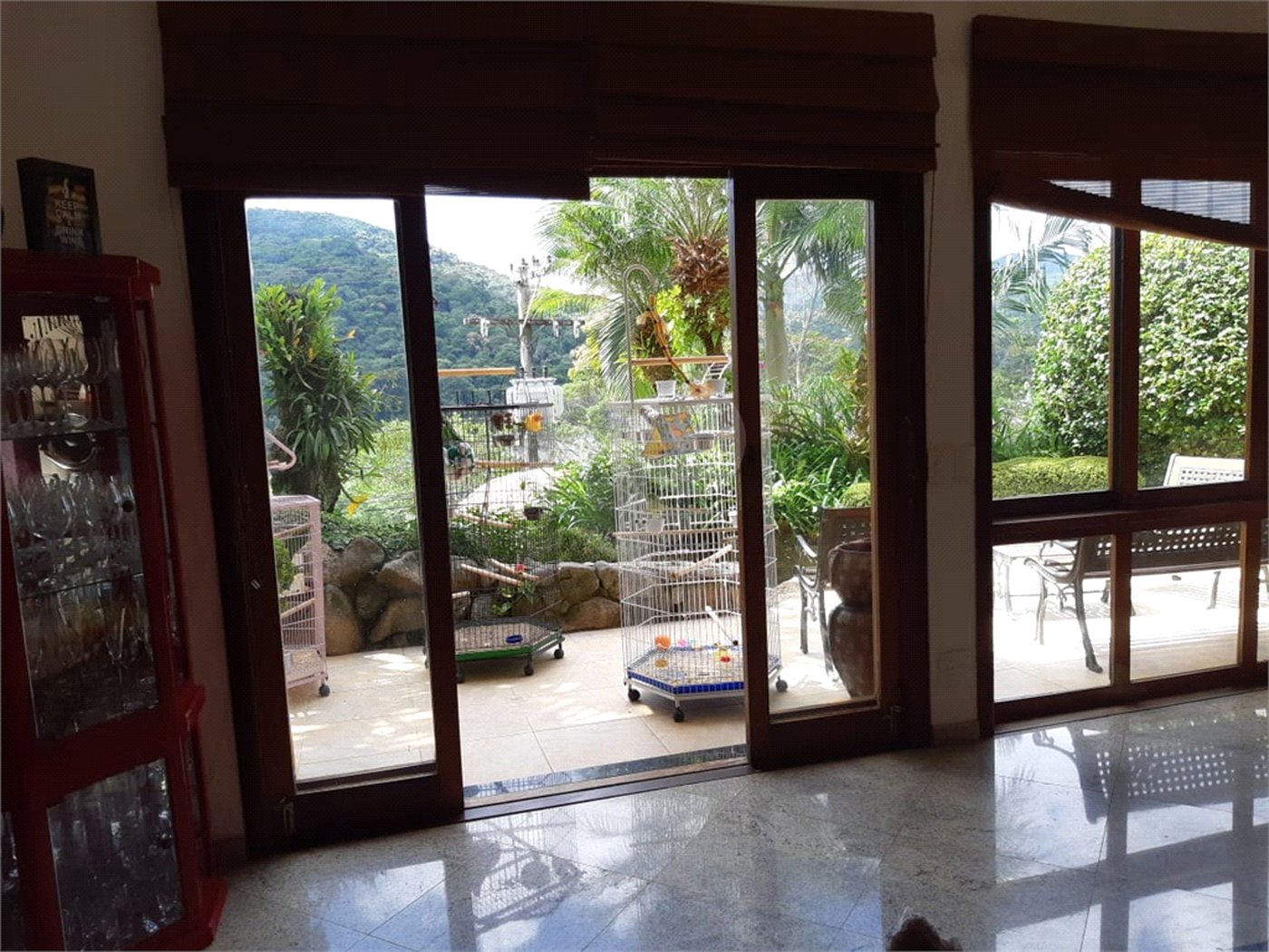 Casa à venda com 4 quartos, sendo 1 suíte, no condomínio Clube da Montanha, Atibaia - SP