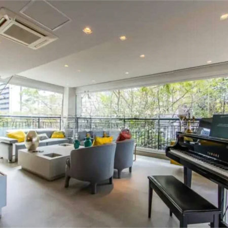 Apartamento de 306m² na melhor região de Moema, 3 suítes, 5 vagas, varanda gourmet, depósito, fora de rota