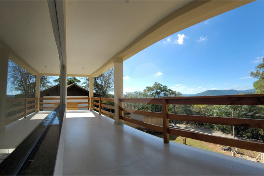 Casa à venda com 4 suítes no condomínio Sausalito, Mairiporã - SP