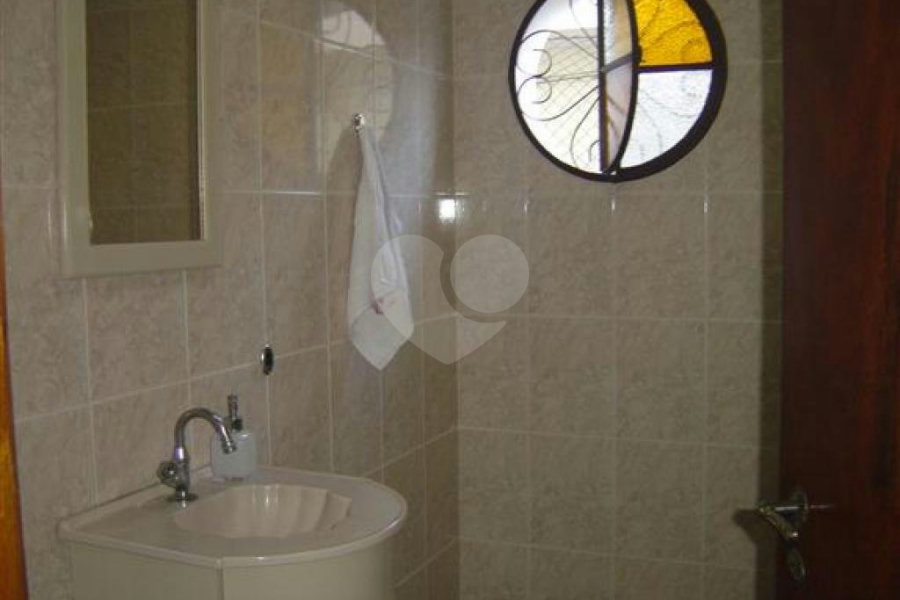 Sobrado à venda com 5 quartos, sendo 1 suíte, em Vila Nova Cachoeirinha, São Paulo, SP