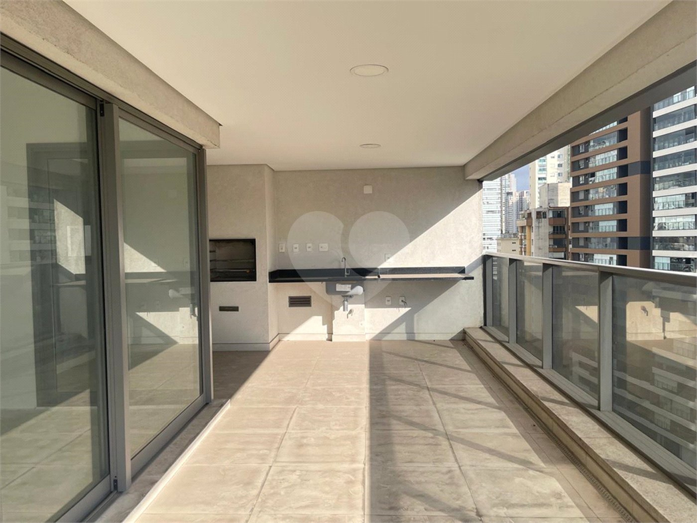 Apartamento à venda com 3 suítes em Campo Belo, São Paulo, SP