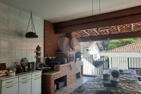 Casa à venda com 4 quartos, sendo 3 suítes,  em Jardim Marajoara, São Paulo, SP