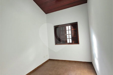 Sobrado à venda com 3 quartos, sendo 1 suíte,  em Jardim Ana Rosa, Suzano, SP