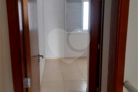 Sobrado à venda com 2 suítes em Jardim Nely, Indaiatuba, SP