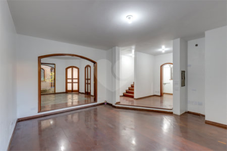 Sobrado à venda com 4 quartos, sendo 2 suítes, em Brooklin, São Paulo, SP
