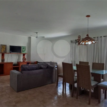APARTAMENTO 2 QUARTOS (+1 REV.) MOBILIADO P/ALUGAR NO GUARUJÁ/PITANGUEIRAS 96m2 VISTA MAR