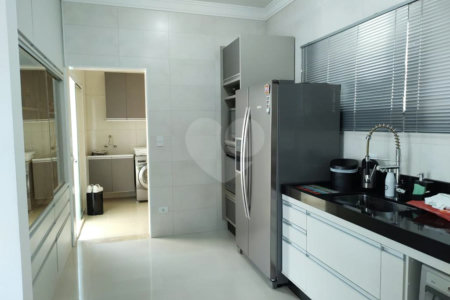 Casa à venda com 4 quartos, sendo 2 suítes, no condomínio Primavera, Salto - SP