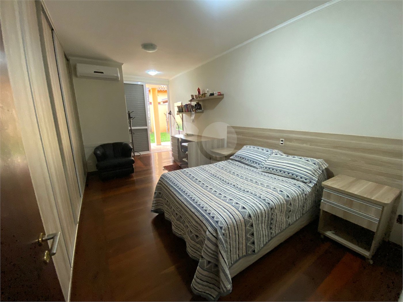 Casa térrea no Condomínio Parque Faber I