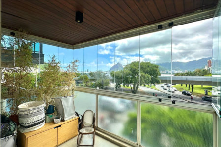 Apartamento à venda com 3 quartos, sendo 1 suíte, em Lagoa, Rio de Janeiro, RJ