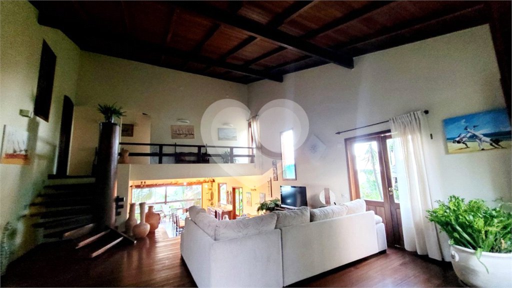 Casa à venda com 3 suítes no Centro, Santa Cruz Cabrália, BA
