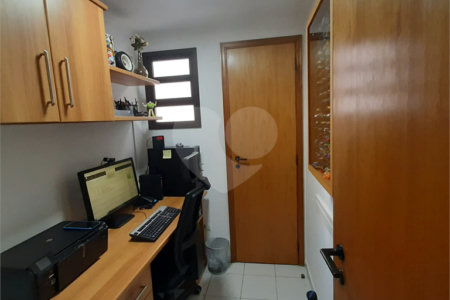 Apartamento à venda com 3 quartos, sendo 1 suíte, em Campo Belo, São Paulo, SP