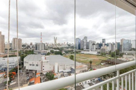 Apartamento à venda com 2 suítes em Vila Cordeiro, São Paulo, SP