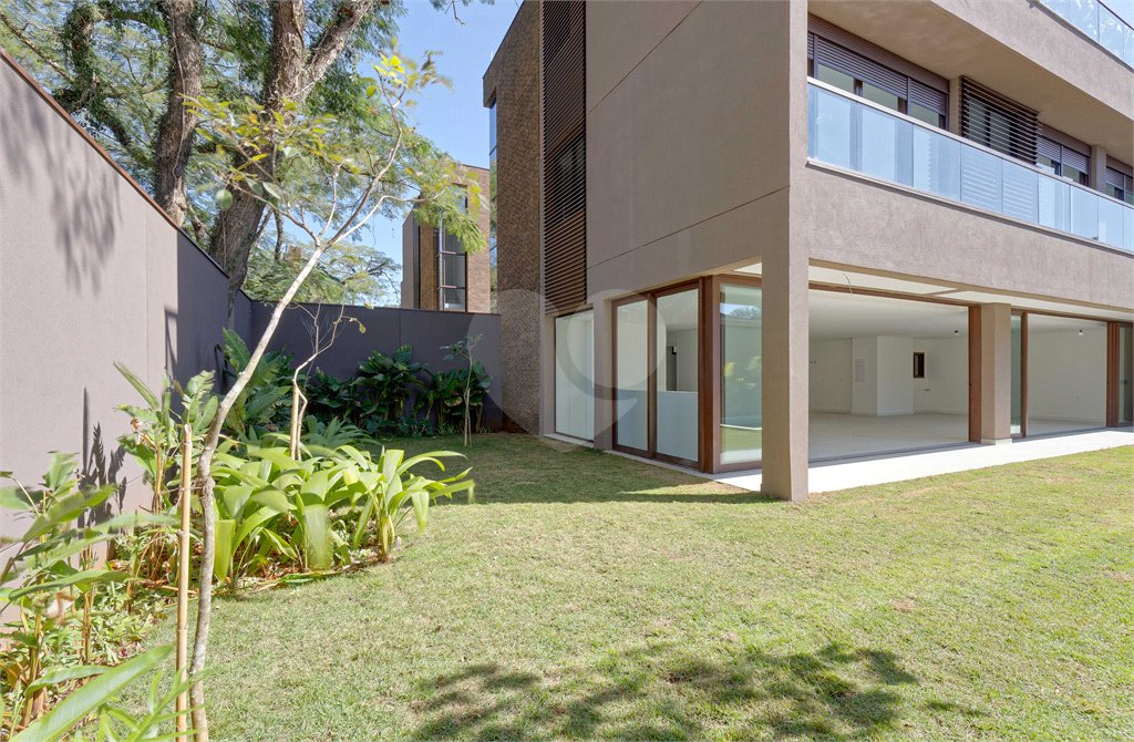 Casa à venda com 4 suítes no condomínio Casa Flora Badra, São Paulo - SP