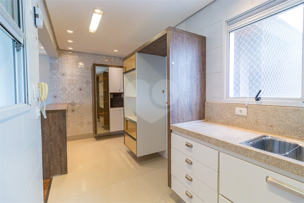 Apartamento à venda com 3 quartos, sendo 1 suíte,  em Chácara Santo Antônio, São Paulo, SP