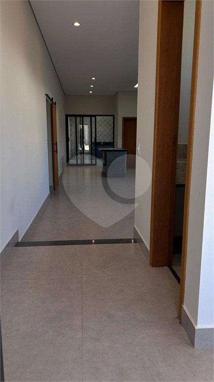 Casa à venda com 4 quartos, sendo 3 suítes, no condomínio Residencial Mont'alcino, Valinhos - SP