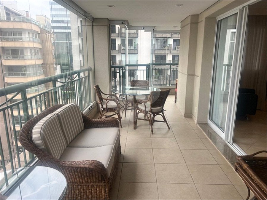 Apartamento para alugar com 3 quartos, sendo 2 suítes, em Jardim Paulista, São Paulo, SP