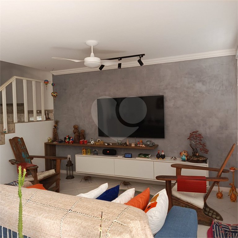 Casa à venda com 4 quartos, sendo 3 suítes, no condomínio Jardins de Florença, Rio de Janeiro - RJ