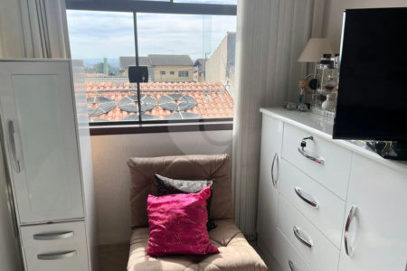 Sobrado à venda com 3 quartos, sendo 1 suíte,  em Jardim Modelo, Suzano, SP