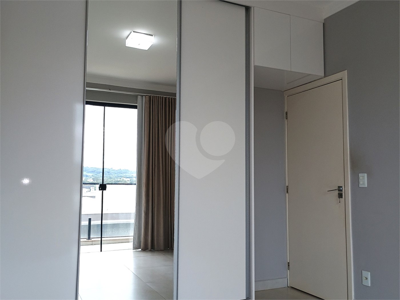 Sobrado à venda com 4 quartos, sendo 1 suíte, em Reserva San Gabriel, Ribeirão Preto, SP