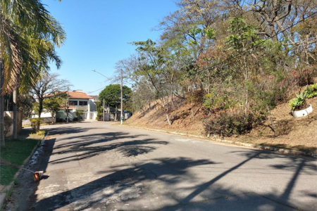 Sobrado à venda com 4 quartos, sendo 1 suíte,  em Parque dos Príncipes, São Paulo, SP