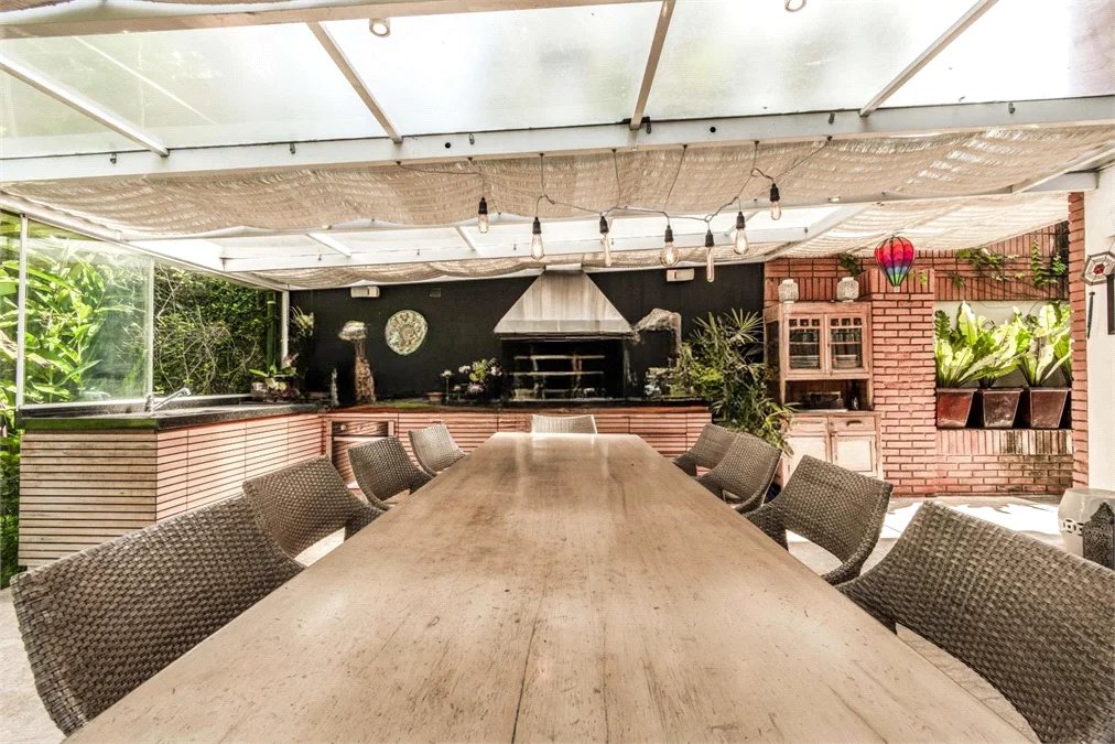 Casa de Vila à venda com 5 quartos, sendo 4 suítes, em Jardim Morumbi, São Paulo, SP