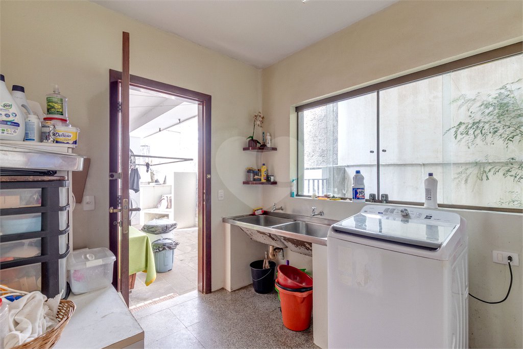 Casa à venda com 4 suítes no condomínio Granja do Morumbi, São Paulo - SP