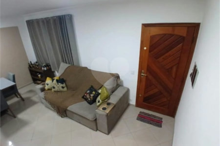 Casa à venda com 3 quartos, sendo 1 suíte, no condomínio Residencial Doutor Emanuel Dias, São Paulo - SP