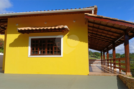 Casa em condomínio para alugar com 3 quartos, sendo 1 suíte, em Vila Petrópolis, Atibaia, SP