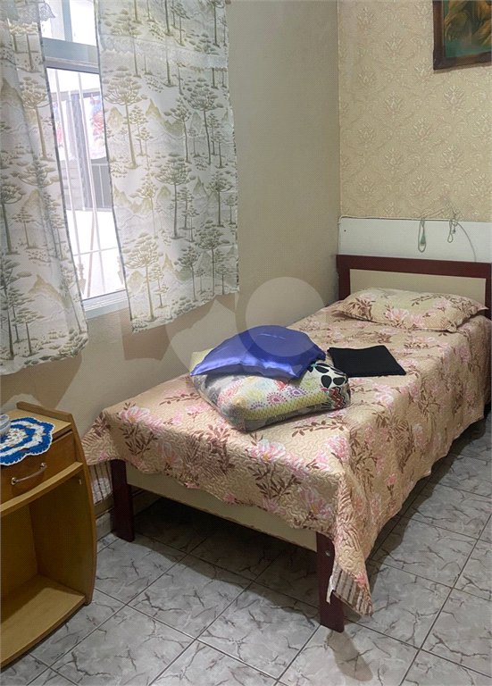 Sobrado à venda com 4 quartos, sendo 2 suítes, em Vila Ruth, Poá, SP