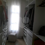 Casa à venda com 3 suítes em Moinho Velho, Cotia, SP