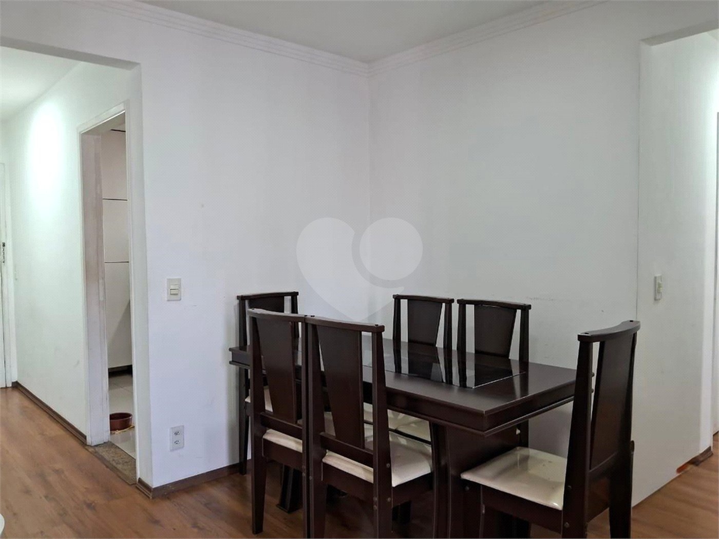 Apartamento à venda com 3 quartos, sendo 1 suíte,  em Jardim Simus, Sorocaba, SP