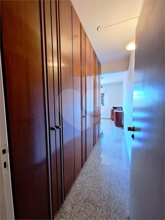 Casa à venda ou para alugar com 4 quartos, sendo 2 suítes,  em Santa Rosa, Vinhedo, SP