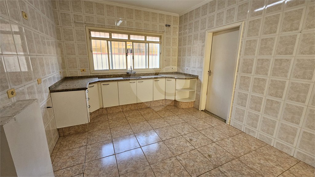Sobrado à venda com 3 quartos, sendo 2 suítes, em Jardim Rossignatti, Indaiatuba, SP