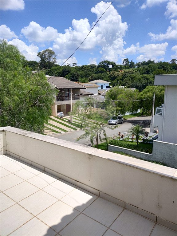 Casa à venda com 3 quartos, sendo 1 suíte, no condomínio Picollo Villaggio, Louveira - SP