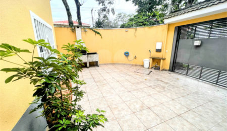 Sobrado à venda com 3 quartos, sendo 1 suíte,  em Campo Grande, São Paulo, SP
