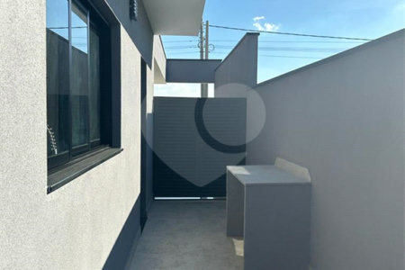 Casa à venda com 3 quartos, sendo 1 suíte, no condomínio Lagos D´icaraí, Salto - SP