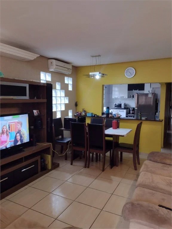 Sobrado à venda com 4 quartos, sendo 1 suíte, em Jardim Maria Luiza, São Paulo, SP