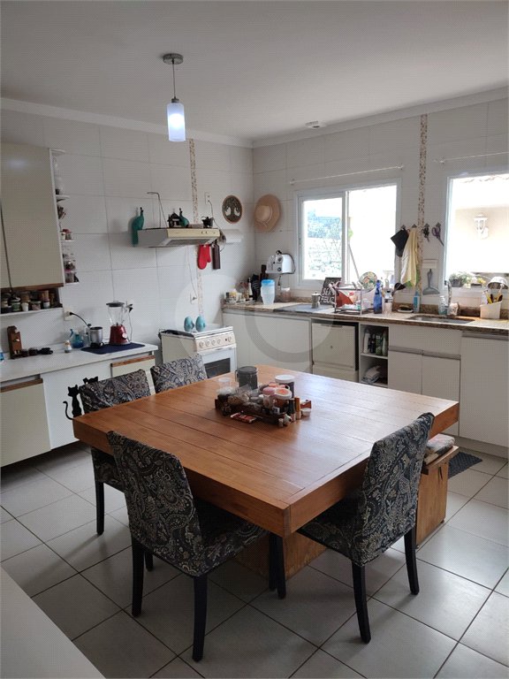 Casa à venda com 3 quartos, sendo 1 suíte, no condomínio Picollo Villaggio, Louveira - SP