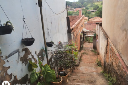 Casa à venda com 3 quartos em Santa Eudóxia, São Carlos, SP