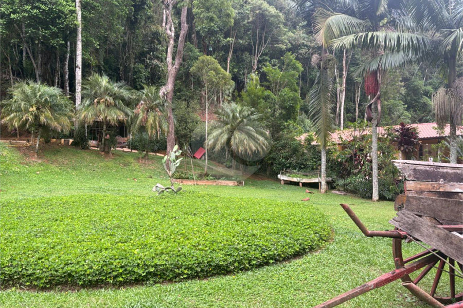 Casa à venda no condomínio Parque Imperial da Cantareira, Mairiporã - SP