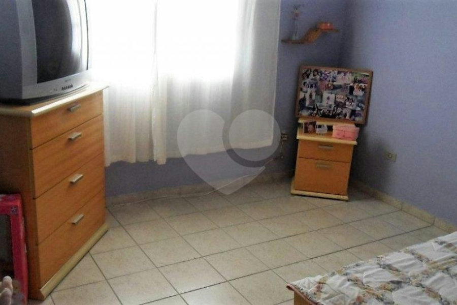 Sobrado à venda com 3 quartos, sendo 1 suíte, em Vila Irmãos Arnoni, São Paulo, SP