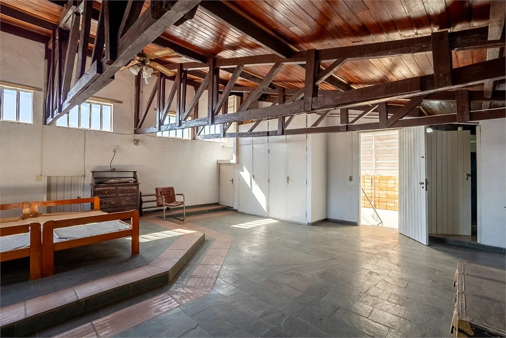 Casa à venda com 4 suítes em Jardim Londrina, São Paulo, SP