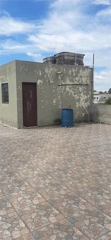 Sobrado à venda com 8 quartos em Jardim São Luís, São Paulo, SP