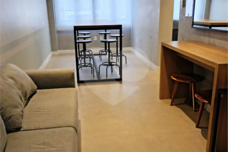 Apartamento à venda com 3 quartos, sendo 1 suíte, em Santo Amaro, São Paulo, SP