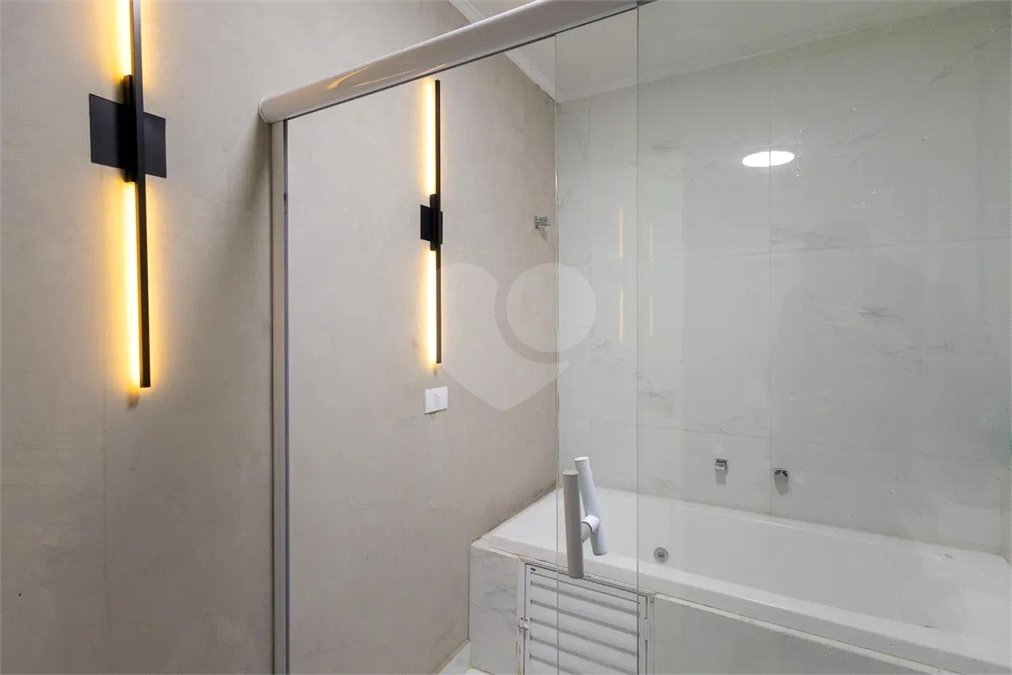 Sobrado à venda com 4 quartos, sendo 3 suítes,  em Brooklin, São Paulo, SP